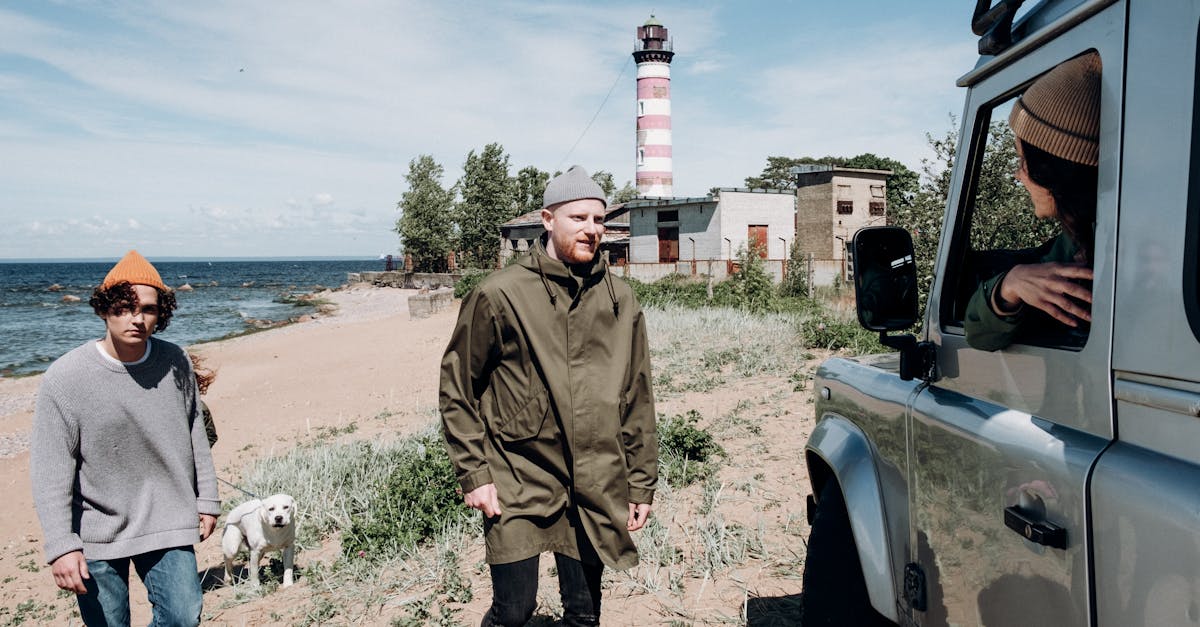 découvrez l'univers land rover, symbole d'aventure et d'élégance. explorez notre gamme de véhicules robustes et raffinés, alliant performance tout-terrain et confort sur route. partez à l'aventure avec style et confiance.