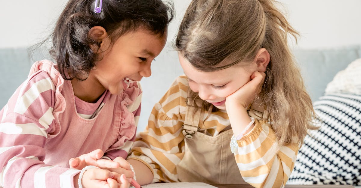 प्रभावी राजस्व सृजन रणनीतियों की खोज करें जो आपके व्यवसाय की लाभप्रदता को बढ़ाएं। जानें कि प्रत्येक उद्योग के लिए नवीन तकनीकों और व्यावहारिक सलाह के साथ अपने लाभ को अधिकतम कैसे करें।