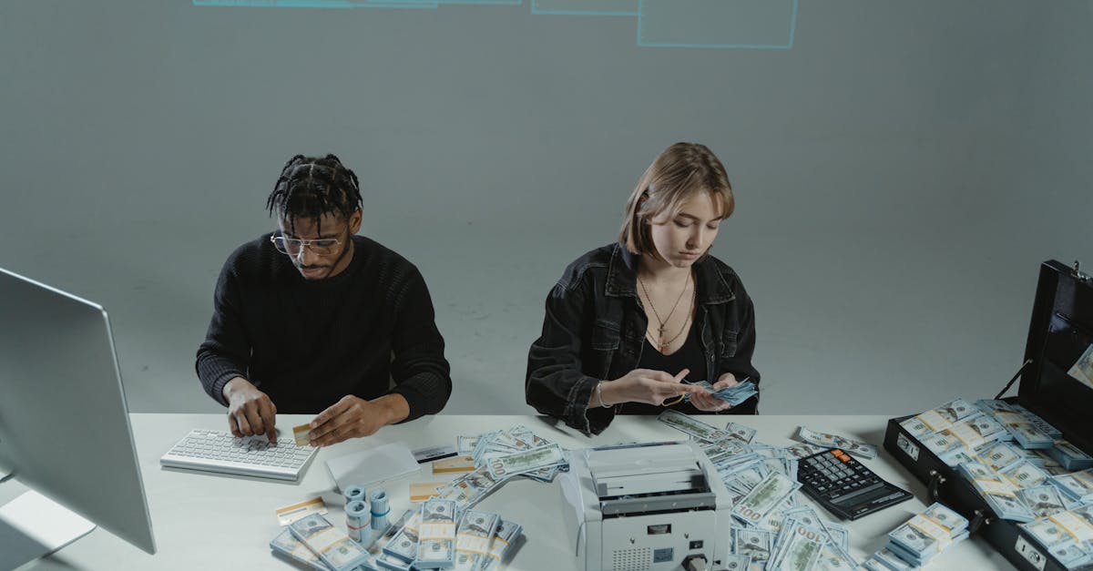 探索欺诈的世界:欺诈的类型、机制以及防范技巧。了解欺诈的影响以及如何保护自己免受常见骗局的侵害。