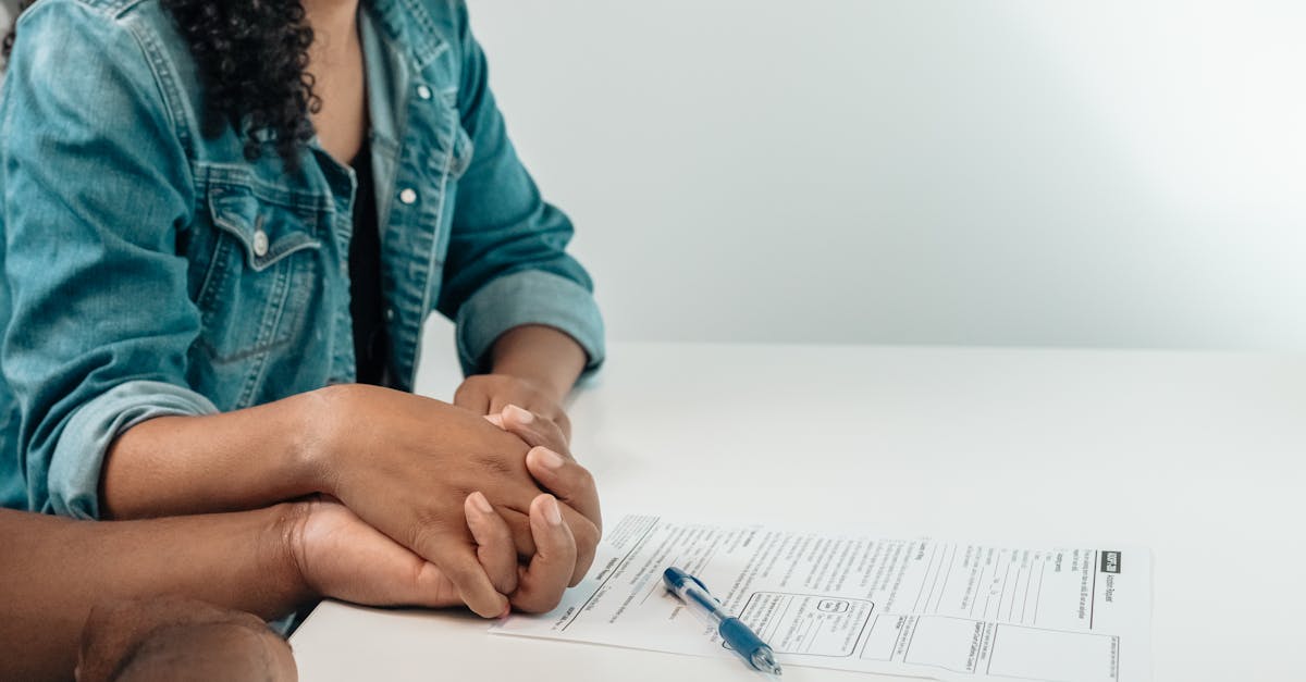Descubra o papel essencial dos assistentes sociais, suas diversas missões e seu impacto positivo na vida de indivíduos e comunidades. Descubra as habilidades necessárias e os desafios encontrados nesta profissão essencial à sociedade.