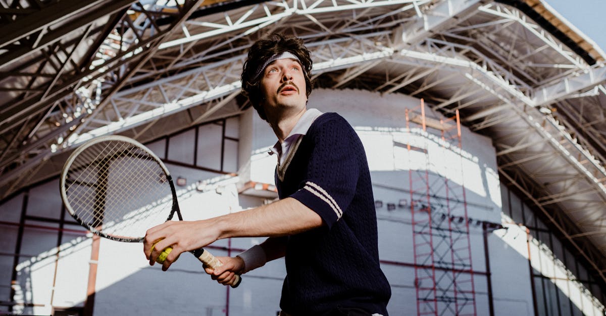 descubra o emocionante mundo do tênis: novidades, técnicas, jogadores emblemáticos e grandes eventos. Quer você seja iniciante ou especialista, mergulhe na história e nas tendências deste esporte cativante.