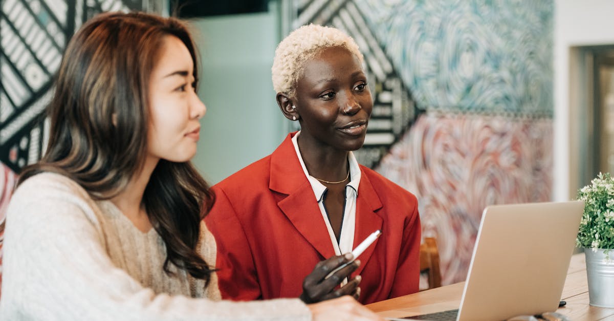 découvrez l'univers dynamique des femmes entrepreneures, qui transforment des idées innovantes en entreprises florissantes. inspirez-vous de leurs parcours, challenges et succès dans un monde en constante évolution. rejoignez la communauté et explorez des ressources pour soutenir votre propre aventure entrepreneuriale.