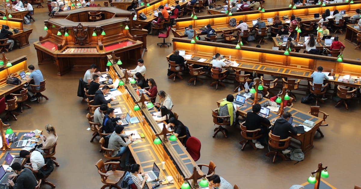 Yes, many initiatives are already inspired by this approach to rethink education in France.