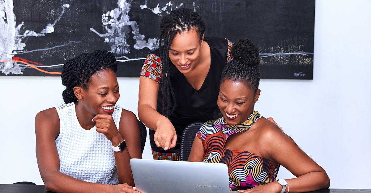 सारांश तालिका: ऐनी-सोफी मोरो के अनुसार उद्यमशीलता के दर्शन और अभ्यास