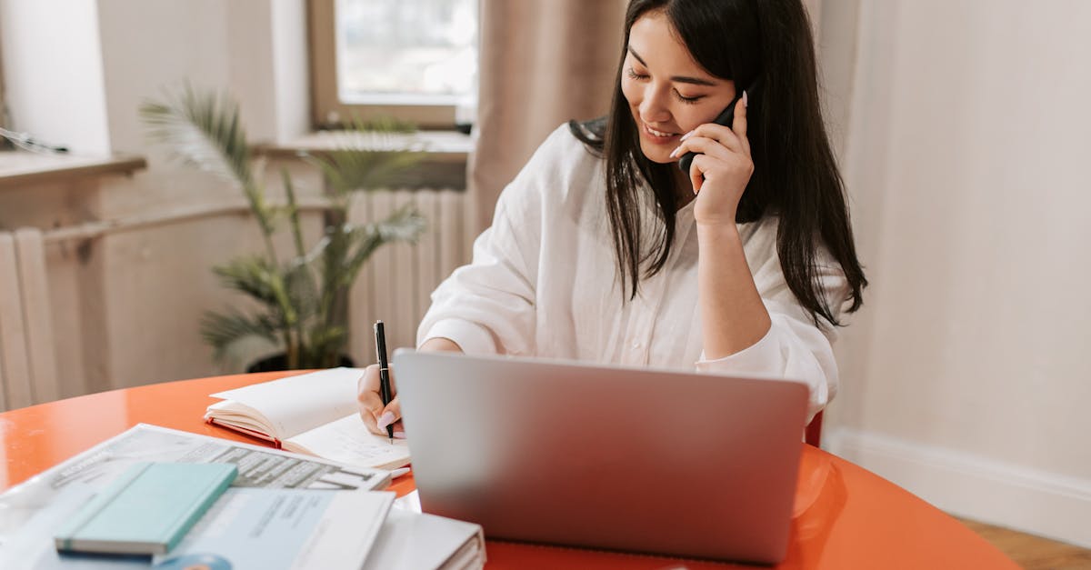 découvrez l'univers dynamique de l'entrepreneuriat féminin, où innovation et détermination se rencontrent. inspirez-vous des parcours réussis, des conseils pratiques et des ressources pour accompagner les femmes entrepreneures dans leur aventure professionnelle.
