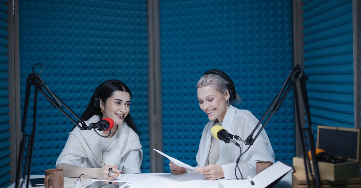 Este programa se basa en un principio fundamental: compensar directamente a los medios y creadores cuando la IA de Perplexity utiliza su contenido. Este enfoque supone una clara ruptura con los modelos tradicionales, a menudo basados en publicidad o acuerdos de exclusividad. El fondo de 42,5 millones de dólares se destinará a diversas formas de compensación, ya sean ingresos generados a través de su innovador navegador Comet Plus o extractos de artículos integrados en las búsquedas.