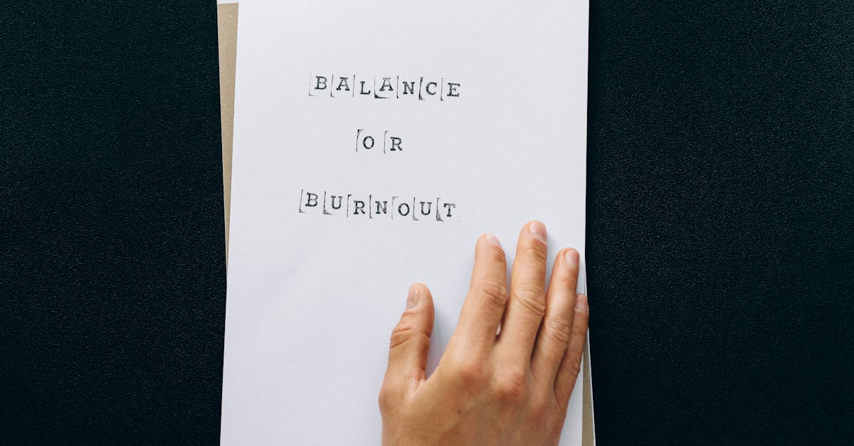 découvrez ce qu'est la decision fatigue, ses causes, ses symptômes et nos conseils pour mieux gérer la fatigue décisionnelle au quotidien, afin de prendre des décisions sereinement et efficacement.