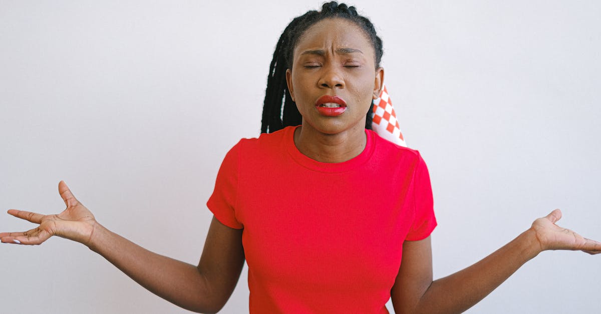 Comprender la jerarquía de los factores de posicionamiento en Perplexity se está volviendo esencial para cualquier experto en SEO o creador de contenido. La plataforma se basa en varios criterios clave, como el rendimiento de las nuevas publicaciones, la clasificación de temas, la relevancia semántica y la interacción del usuario. A continuación, se analizan algunos aspectos: