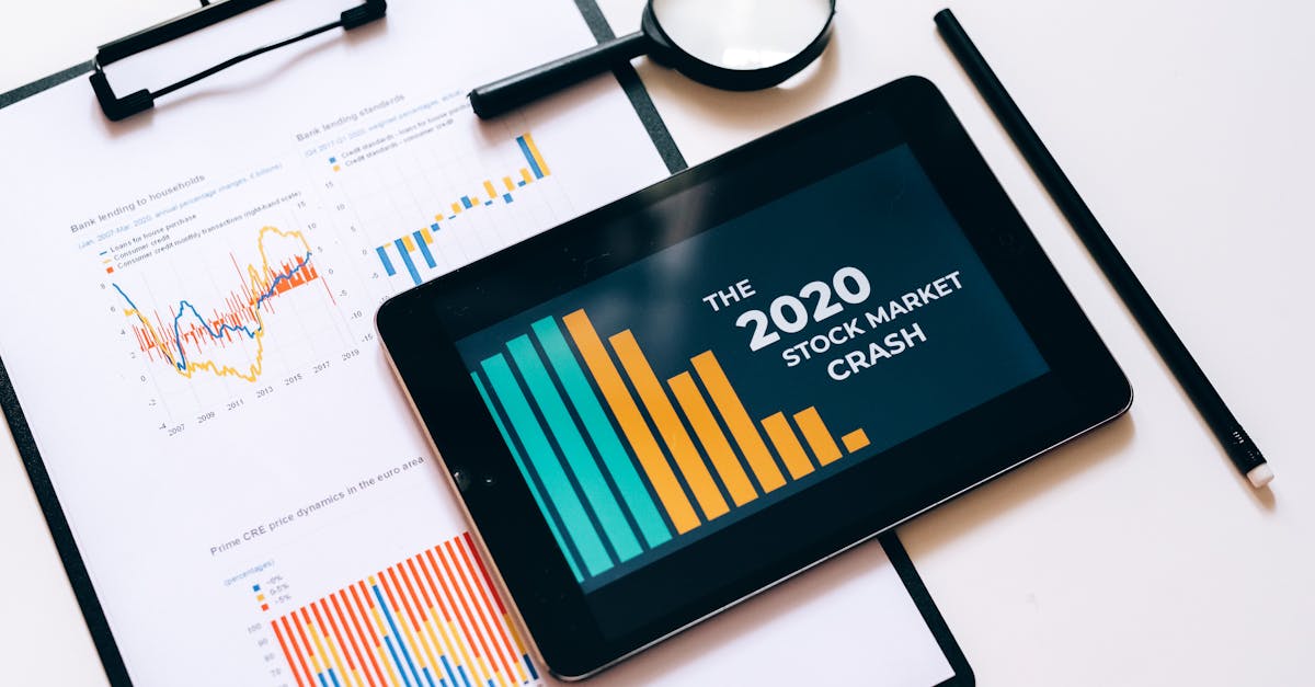 Die Suchanfragen nach „Mini-Käsekuchen“ haben um 854 % zugenommen, die nach „Mini-Pfannkuchen“ um 586 %. Dies bestätigt den Trend zu erschwinglichen, ästhetisch ansprechenden und geselligen Snacks. Dieser Trend wird auch von Entdeckungsräumen begleitet, in denen Pinterest Sie einlädt, Kunsthandwerker und Influencer zu entdecken und so ein kulinarisches Universum zu schaffen, das sowohl anspruchsvoll als auch zugänglich ist.