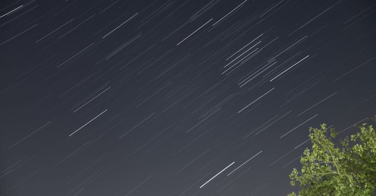 découvrez tout ce qu'il faut savoir sur les redirects : définition, fonctionnement, types de redirections (301, 302), impact sur le seo et bonnes pratiques pour optimiser vos liens et améliorer l'expérience utilisateur sur votre site web.