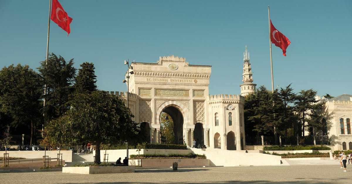 — Access is open to all students and recent graduates via their website and at numerous events such as Créa'Activities or the Student Entrepreneur Challenge.