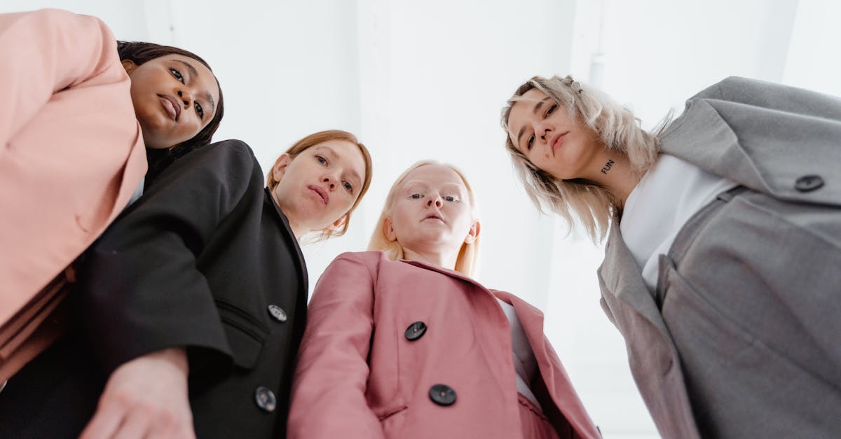 descubra o empreendedorismo jovem: conselhos, recursos, financiamento e depoimentos para lançar e desenvolver sua startup com impacto e confiança.