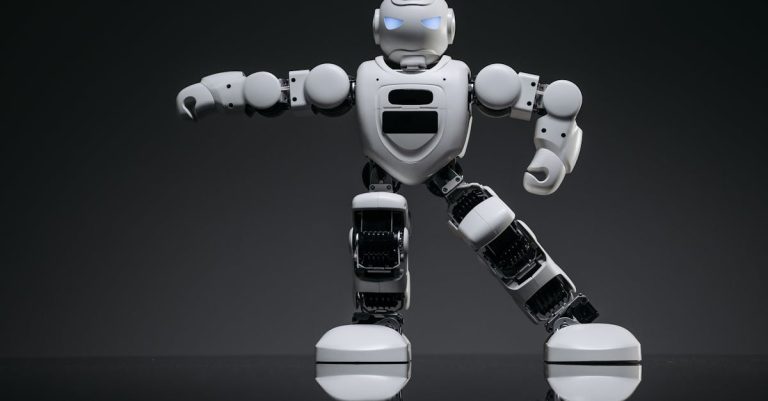 découvrez les robots anthropomorphes : technologies innovantes qui reproduisent les caractéristiques humaines pour améliorer l'interaction homme-machine.