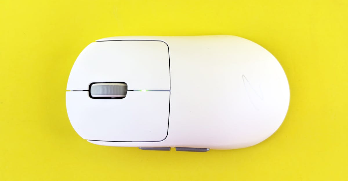 This change, initially limited to English-speaking users in the United States, will gradually expand to cover all languages and countries, aiming to optimize the user experience in the Discover feed, a key visibility driver for many publishers. Its objective? To fundamentally reshape how content is selected and highlighted, prioritizing local content, strengthening the fight against clickbait, and promoting subject matter expertise. In a context where content consumption is predominantly mobile, this update addresses the need to curb the sometimes misleading or superficial nature of certain sensationalist headlines while favoring high-quality information tailored to the user's specific location. The potential impact is enormous: lasting or temporary fluctuations in traffic, opportunities for some sites, and risks for others, especially those that rely too heavily on sensationalism. The challenge for SEO professionals is clear: adapt to this new landscape to avoid falling behind in an increasingly segmented and competitive environment.