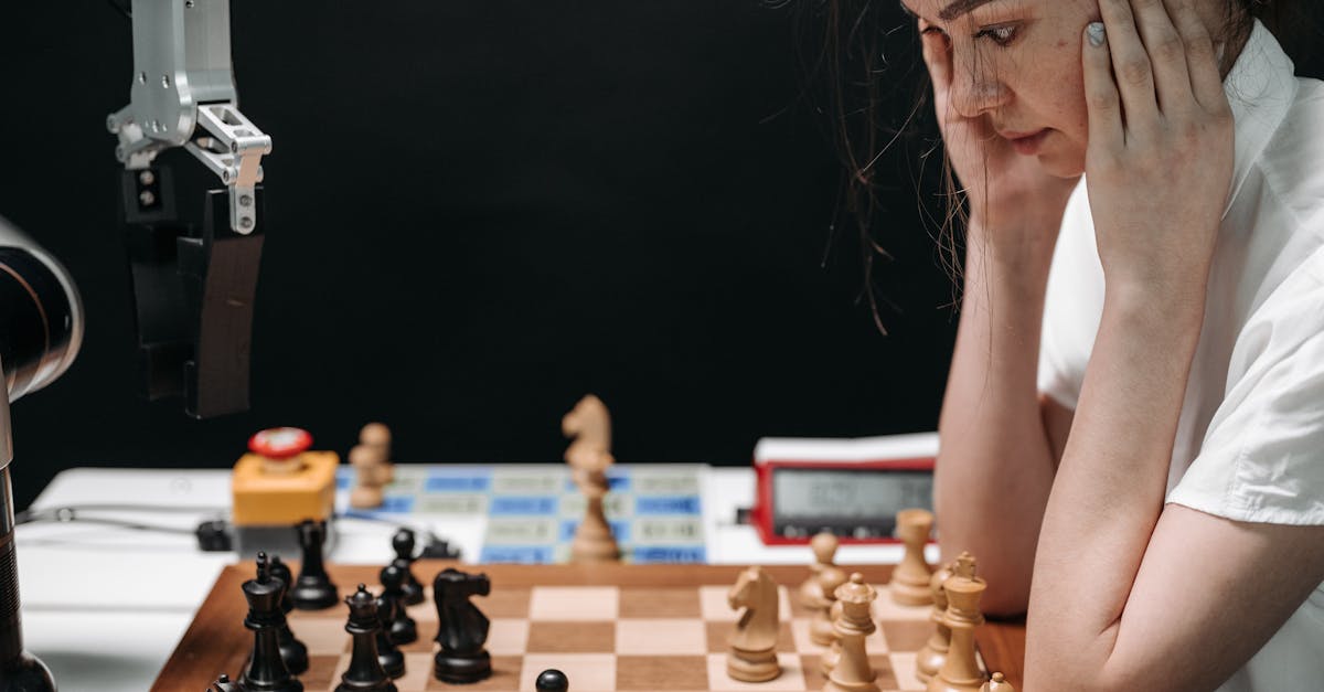 Simply integrating digital tools is no longer enough to remain competitive. True strength lies in how companies leverage human intelligence to drive their digital transformation. Human intelligence, with its capacity for empathy, creativity, and intuition, is becoming an essential lever in the face of increasingly complex markets. For example, in the finance or retail sectors, analysts combined with artificial intelligence make accurate forecasts, but it is the final decisions, enriched by human experience, that maximize performance. Digital transformation is not just about automating processes; it aims to shift mindsets, encourage innovation, and redefine business models. A strategy that fosters collaboration between humans and machines opens the door to unexpected opportunities and helps create an agile corporate culture.